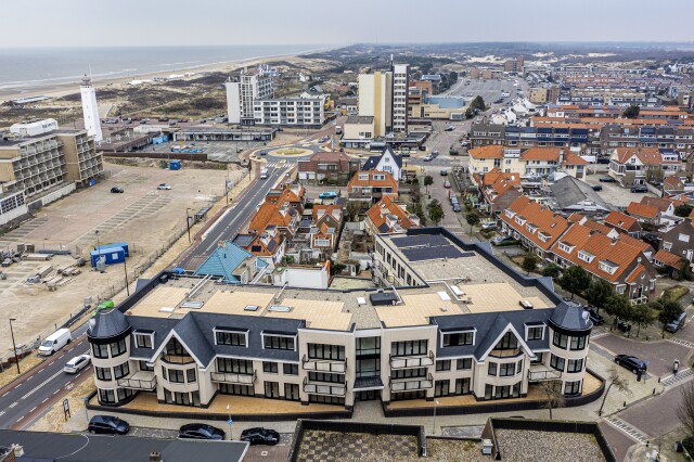 Rsidence van Henegouwen  voorgrond  moet voor de bouwvakvakantie stroom krijgen